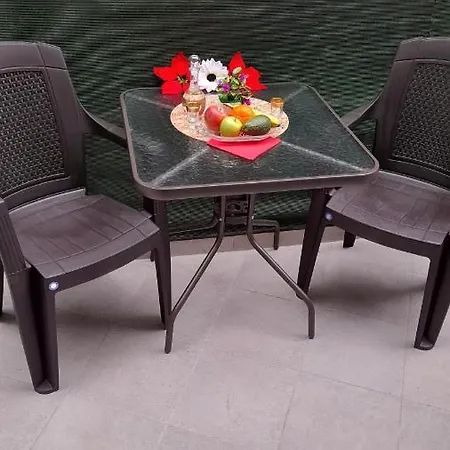 Zania Apartment *